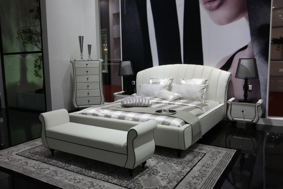 Auspicious Transitional Tufted Leather Platform Bed Model VGSLE-AUSPICIOUS