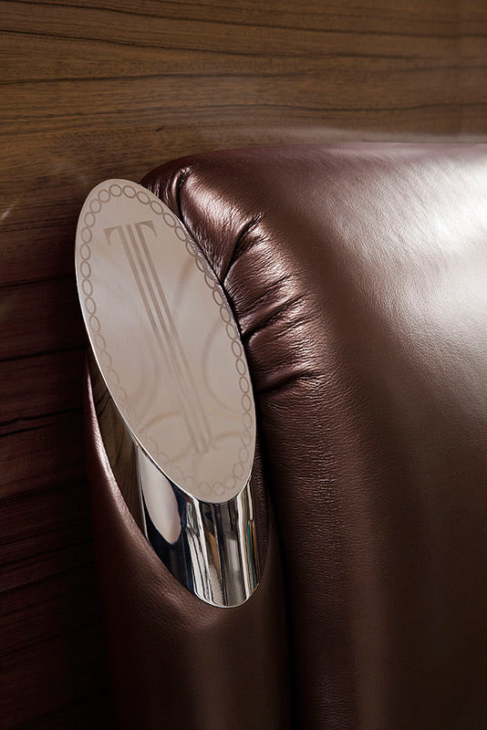 Temptation Caesar Italian Classical Design Leather Platform King Bed Model VGWCTEM-8C301A