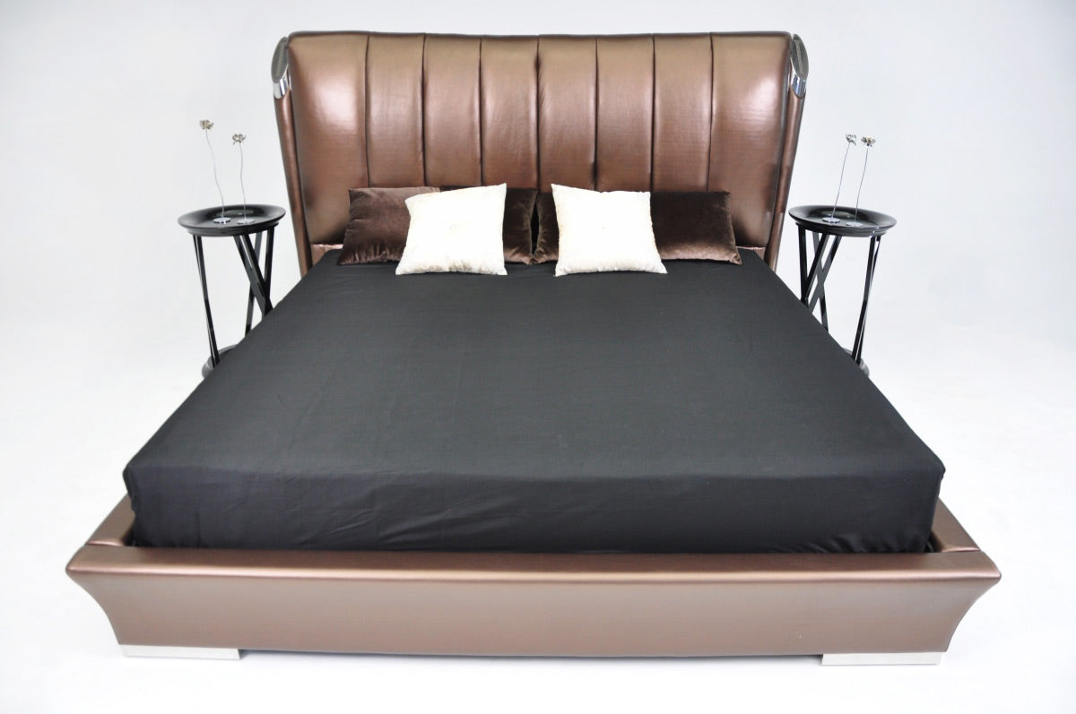 Temptation Caesar Italian Classical Design Leather Platform King Bed Model VGWCTEM-8C301A