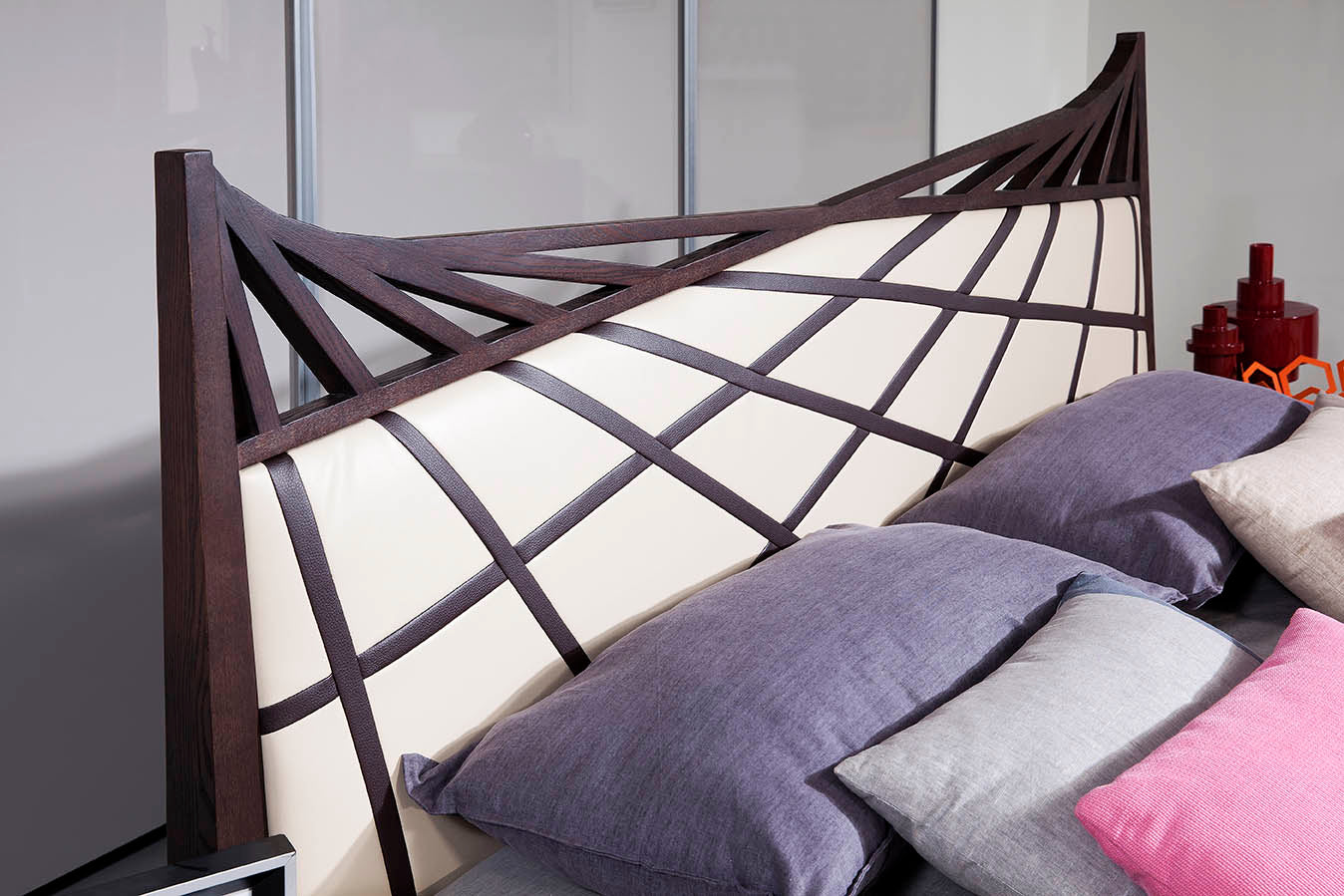 Eastern King Modrest Prism Modern Brown & Beige Bonded Leather Bed Model VGWCC585A-EK