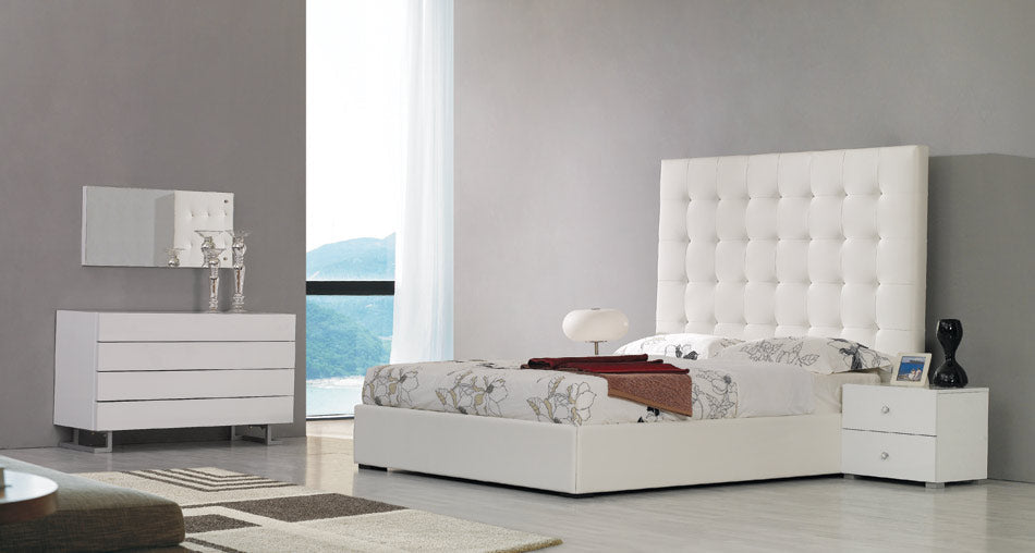 Eastern King Modrest Lyrica White Leatherette With Crystals Bed Model VGKCLYRICAWHT-CRY-EK